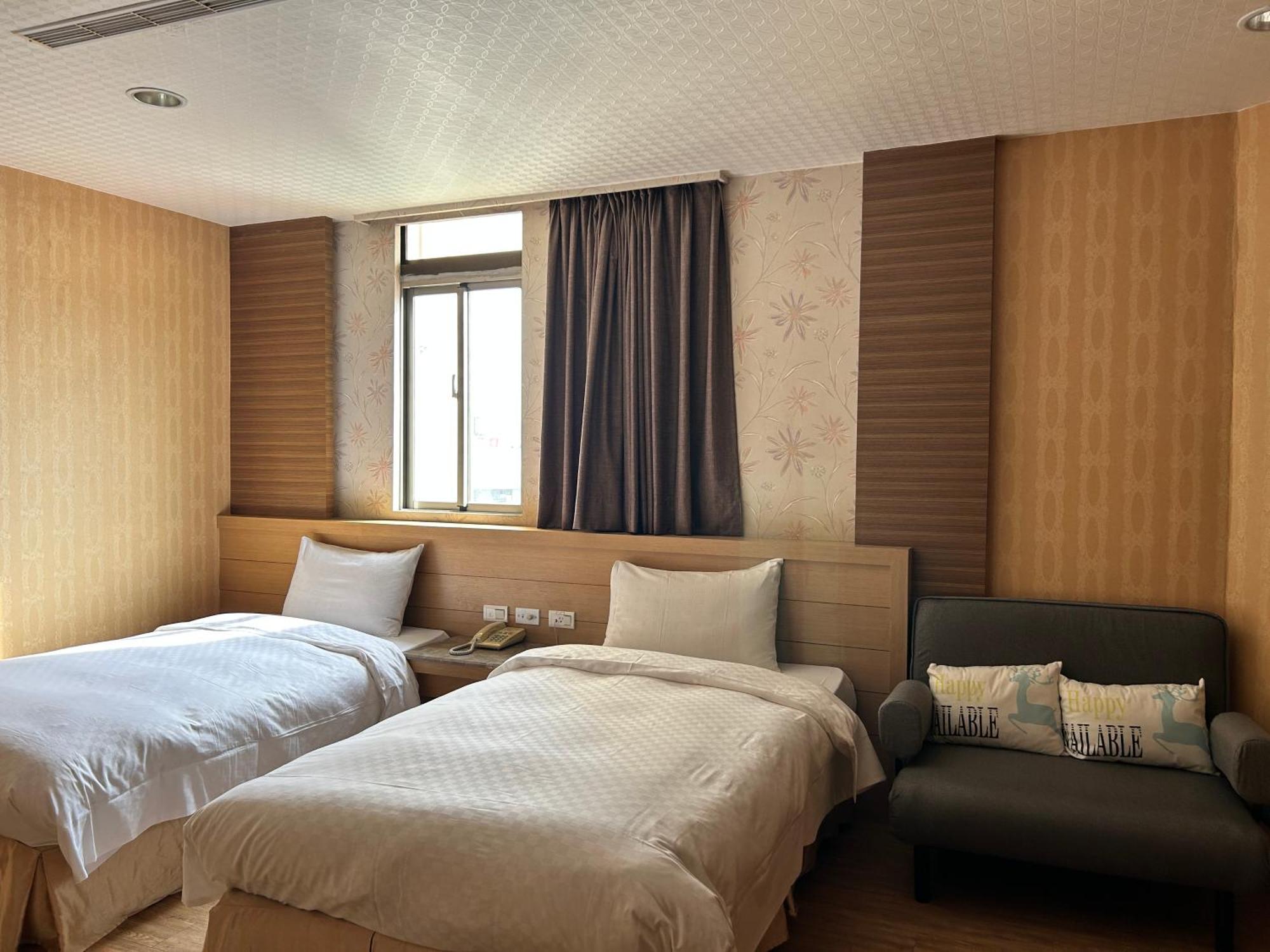 Hua Xiang Hotel -Zouying Kaohsiung Buitenkant foto